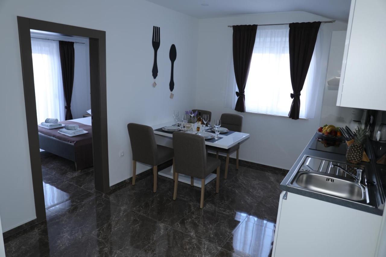 Apartmani Delac Vodice Exterior foto
